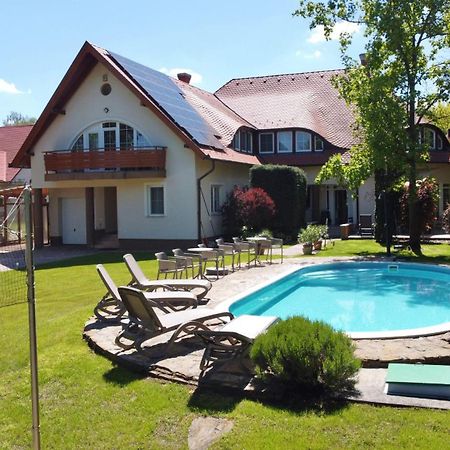 Kuenszler Apartmanhaz Zamárdi Exterior foto