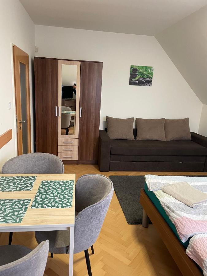 Kuenszler Apartmanhaz Zamárdi Exterior foto