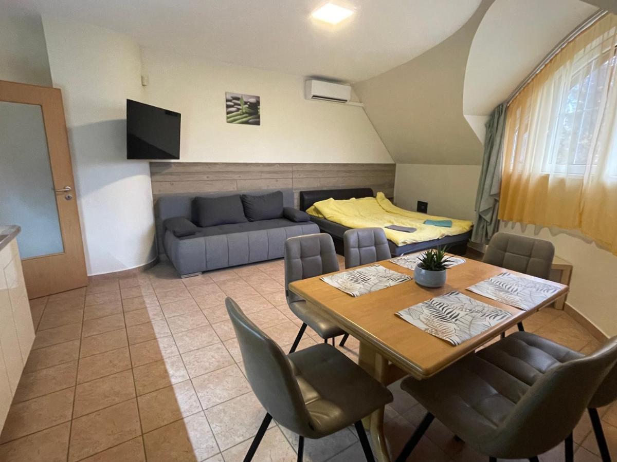 Kuenszler Apartmanhaz Zamárdi Exterior foto